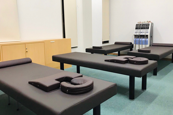 らくなる鍼灸整骨院