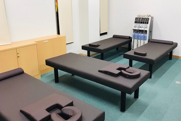 らくなる鍼灸整骨院